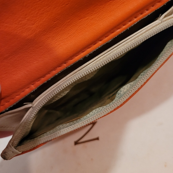 VTG Lloyd Baker London leather orange cream wallet - Picture 11 of 16